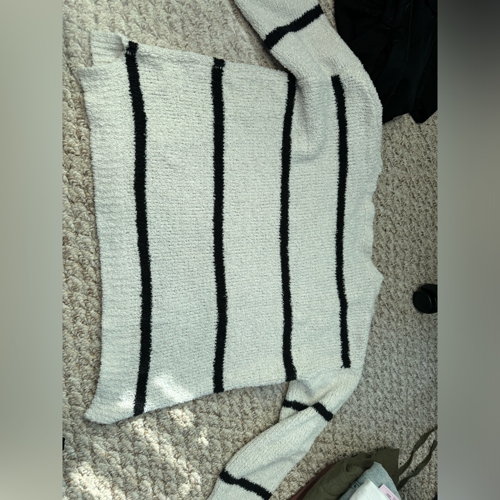 BB Dakota white & black striped sweater w/ 3/4 sleeves large - Picture 3 of 3